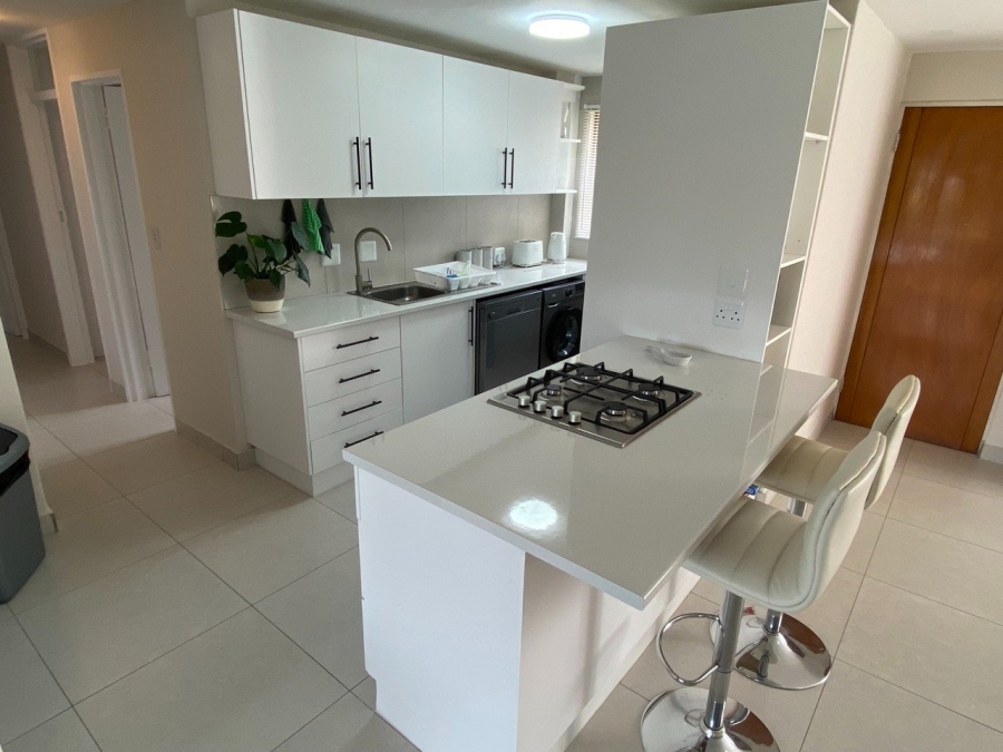 To Let 4 Bedroom Property for Rent in Bowtie Western Cape
